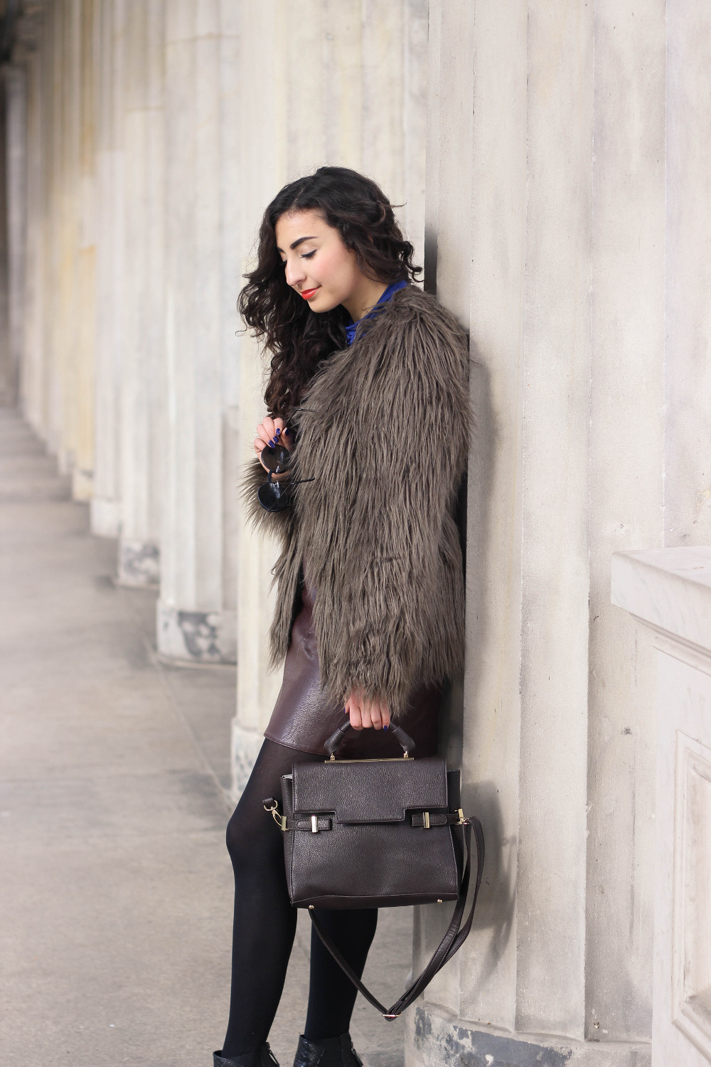 Only Brown Faux Fur Jacket and Skirt Leather Skirt Zara Streetstyle Fashionblog Outfit Blogpost Samieze Fashionweek Retro JustFab Bag qualitiy cobalt brown 6
