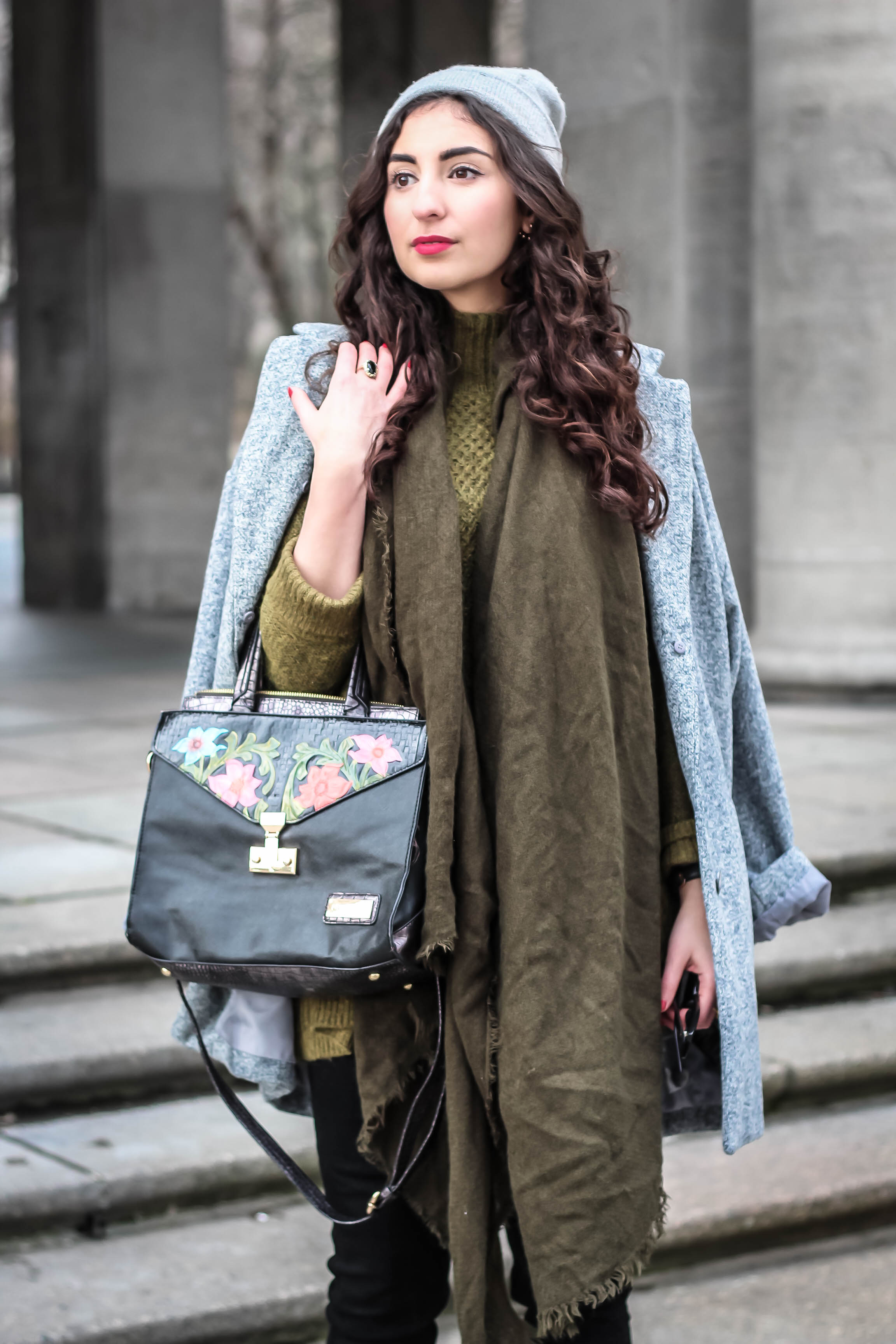 Zara Khaki Scarf Grey Oversize Coat Oasis Frühlingsmantel Streetstyle Casual Fashionblogger Blog Samieze grüner Schal