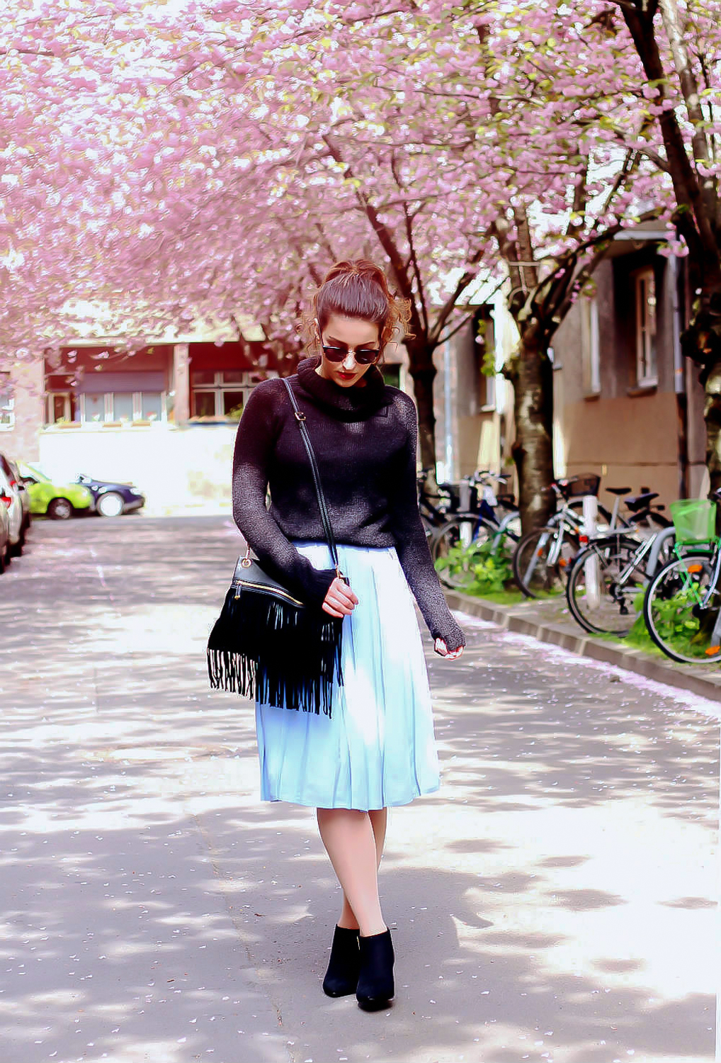 Midi Skirt Asos light blue vintage kitten heel ankle boots outfit streetstyle cherry blossom street berlin spring knitted turtleneck sweater spring looks