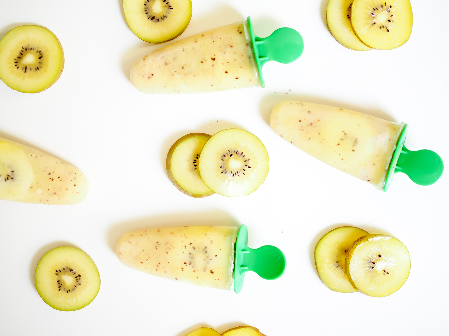 Zespri Kiwi SunGold Popsicle Eis am Stiel mit Kiwi Gold Chia Kokosmilch Eis vegan vegetarisch foodie foodblog samieze