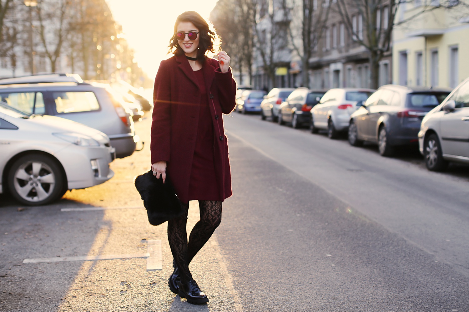 one tone burgundy gerry weber streetstyle street style look berlin blog samieze grunge outfit choker patterned tights chunky shoes lace up