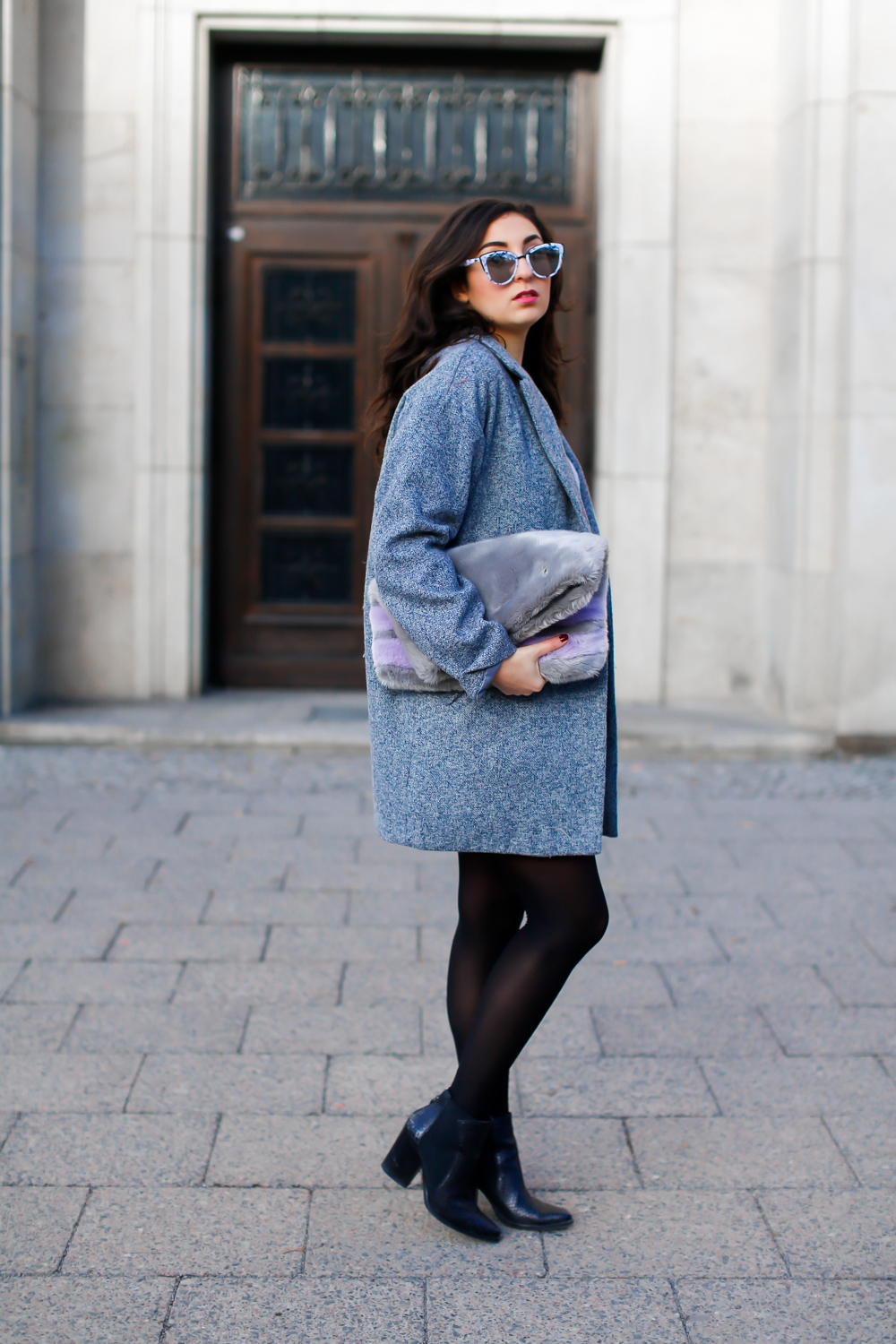 casual everyday look with sequins Sequin Mini Skirt minirock pailletten esprit kombinieren winterlook chic mango blogger modeblog berlin samieze