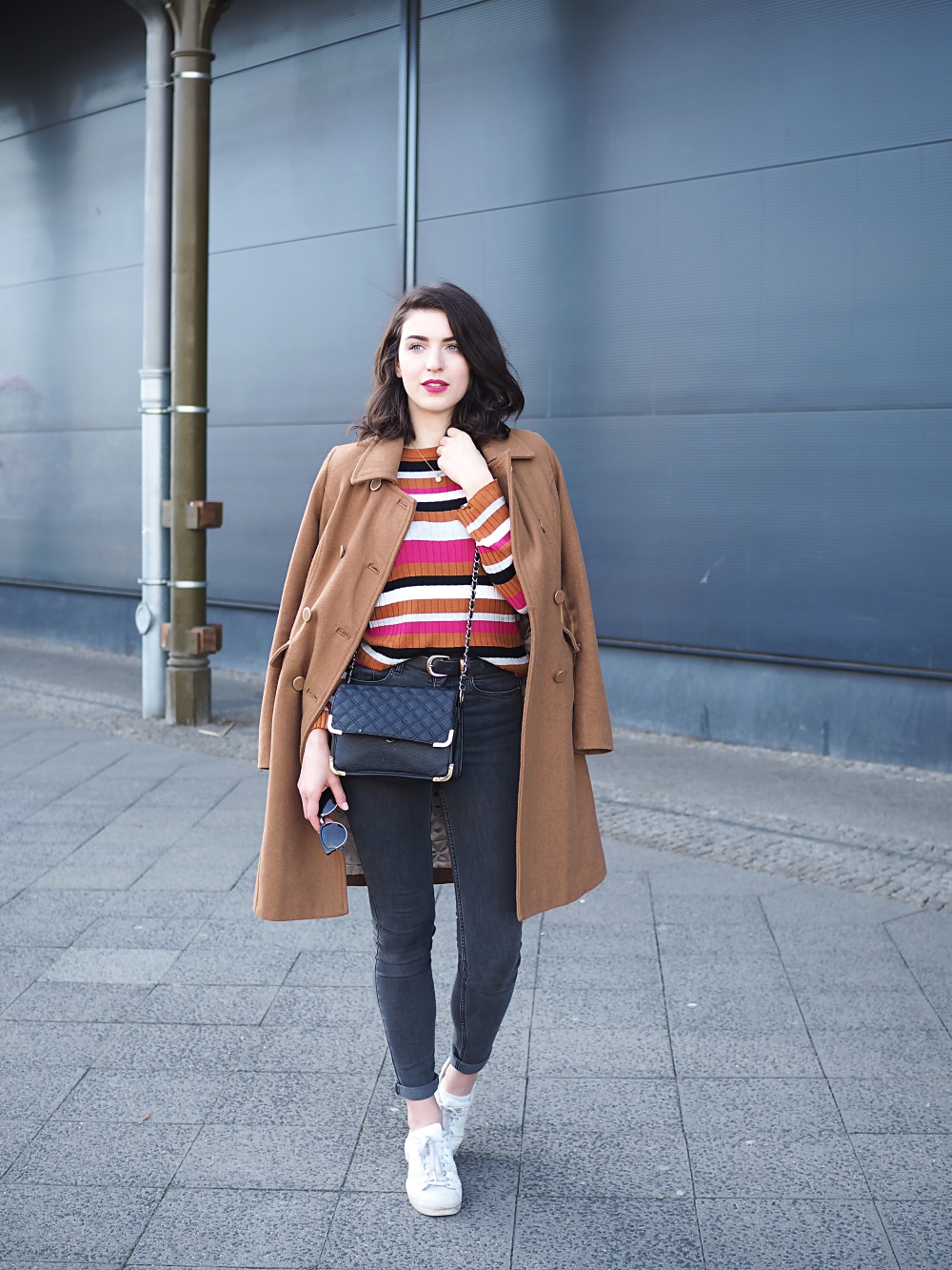 brown stripes about you edited streetstyle berlin blog samieze look how to wear brown denim casual shaping jeans H&M cookbook asos adidas superstar sneakers spring winter 2017 trends
