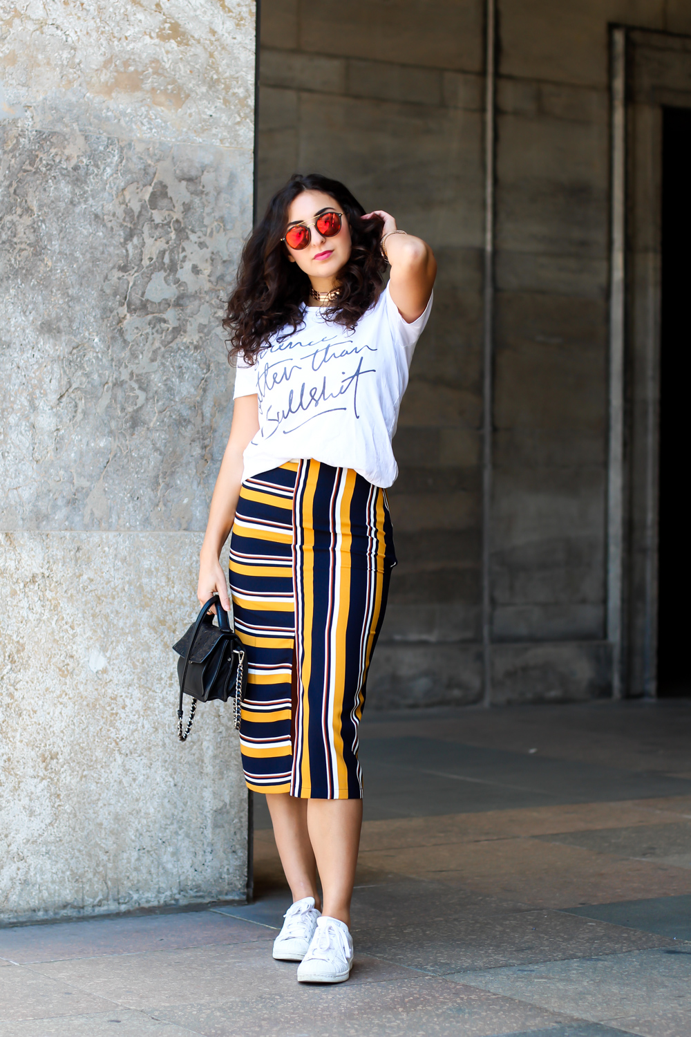 New Look striped midi skirt Rad motto shirt adidas superstars women outfit casual sporty summer look berlinstyle fashion blogger germany berlin samieze