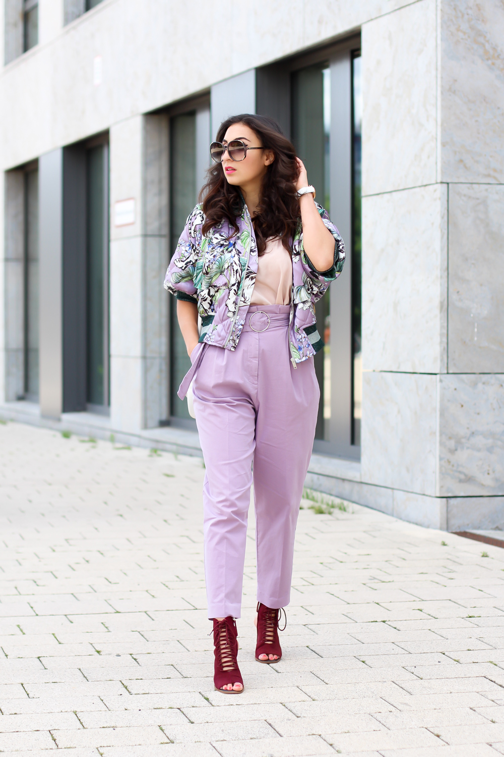 Styling Paperback Pants s retro outfit lilac zigarettenhose lila bomberjacke H&M Trend outfit berliner fashion week modeblog fashionblog deutschland samieze-15