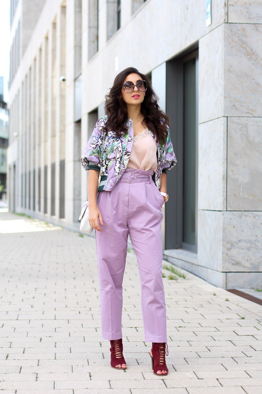 Styling Paperback Pants s retro outfit lilac zigarettenhose lila bomberjacke H&M Trend outfit berliner fashion week modeblog fashionblog deutschland samieze-15