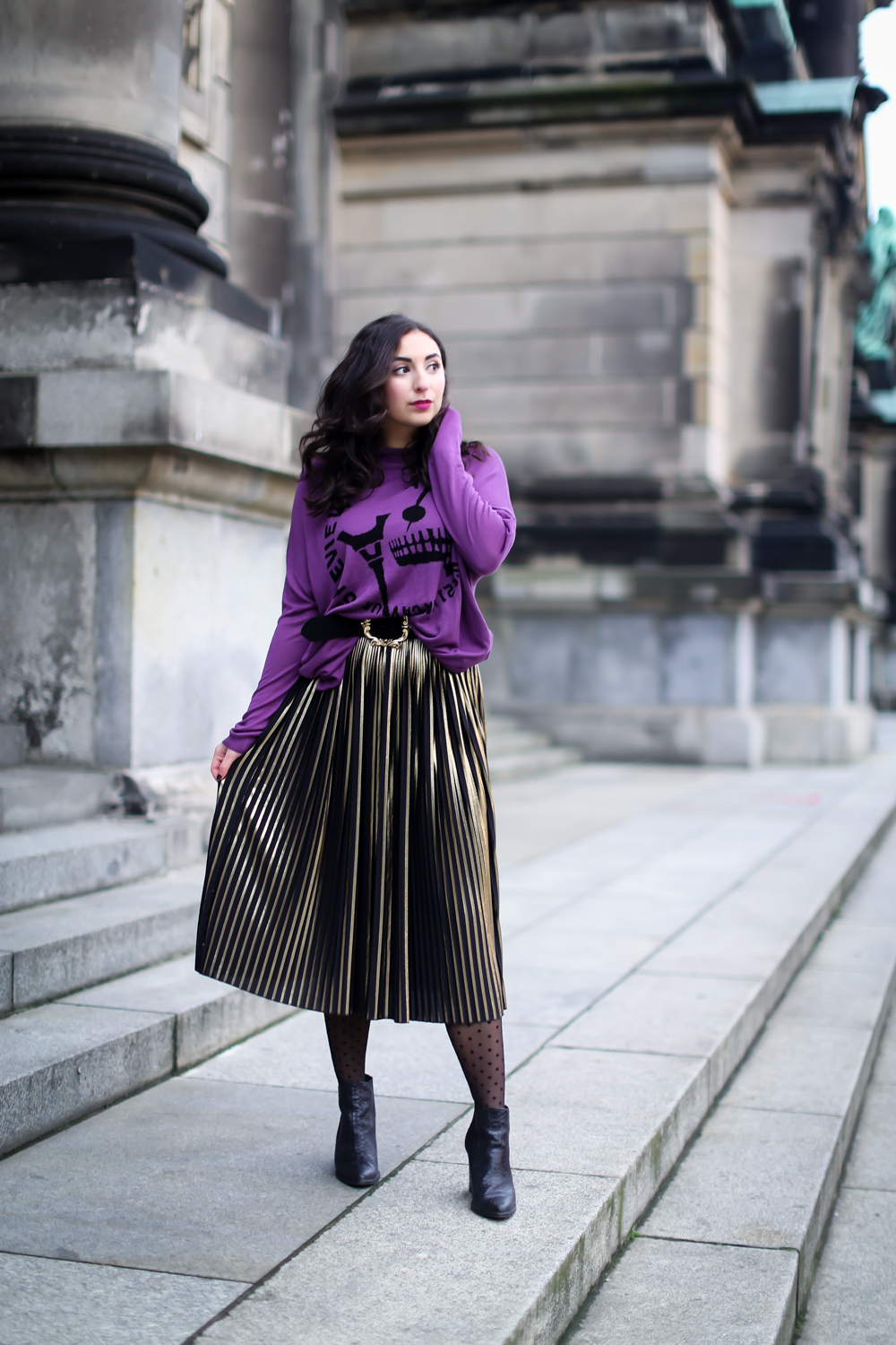 golden midi skirt purple sweater 5preview festive christman outfit winterlook streetstyle mode blog samieze berlin_