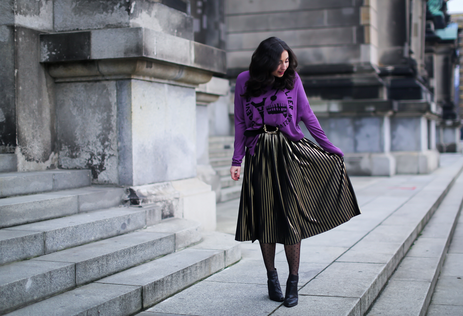 golden midi skirt purple sweater 5preview festive christman outfit winterlook streetstyle mode blog samieze berlin_