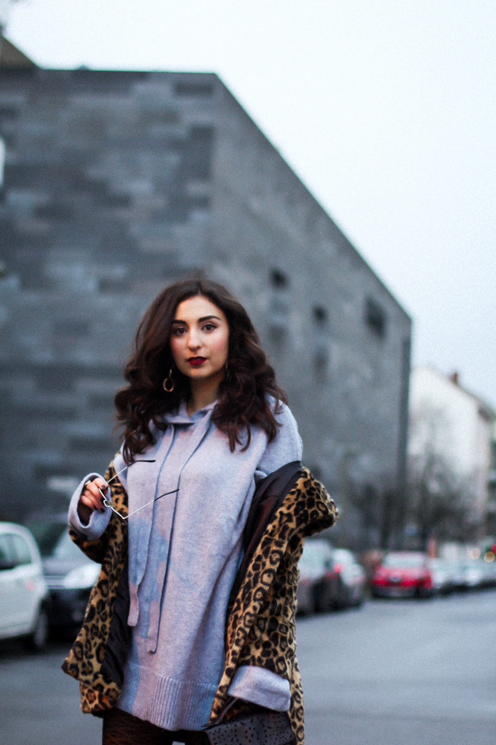 hooded dress hoodie leopard coat hipster style casual H&M winterlook streetstyle mode blog samieze berlin_-2