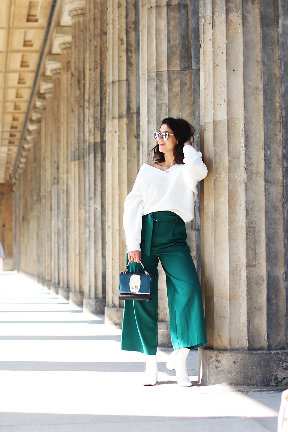 green palazzo pants spring summer 2018 fashion streetstyle cookbook asos quay designer bag blogger blog berlin cookbook how to style white boots samieze