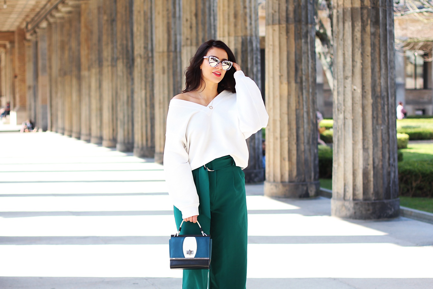 green palazzo pants spring summer 2018 fashion streetstyle cookbook asos quay designer bag blogger blog berlin cookbook how to style white boots samieze