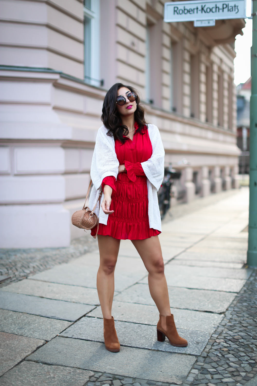 loavies red mini dress cardigan boho combination knit dress boots summer look streetstyle fashion modeblog berlin blog samieze