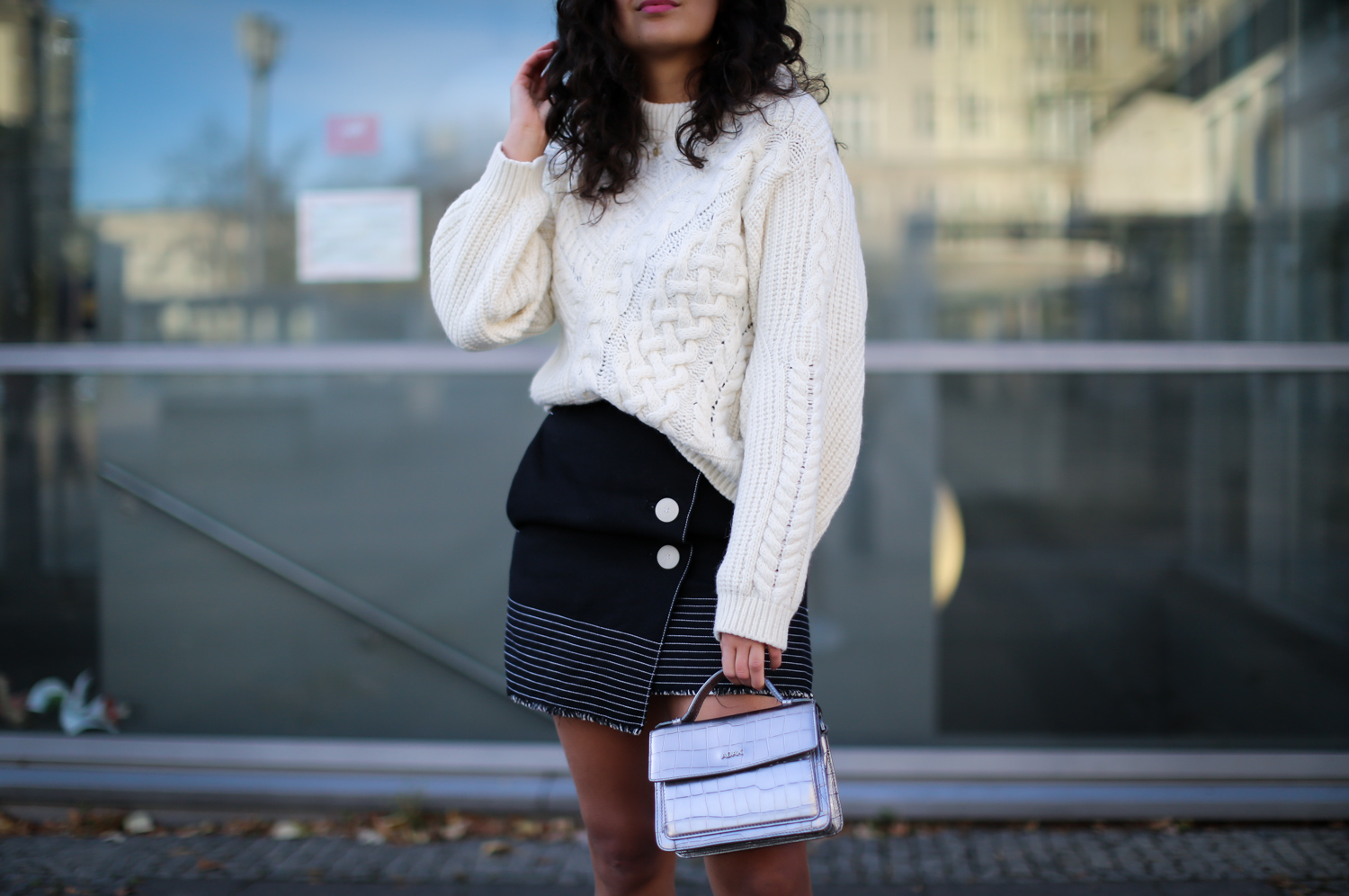 rucoline white plateau sneakers chunky knit winter look adax bag metallicdenim miniskirt streetstyle fashion modeblog berlin blog samieze