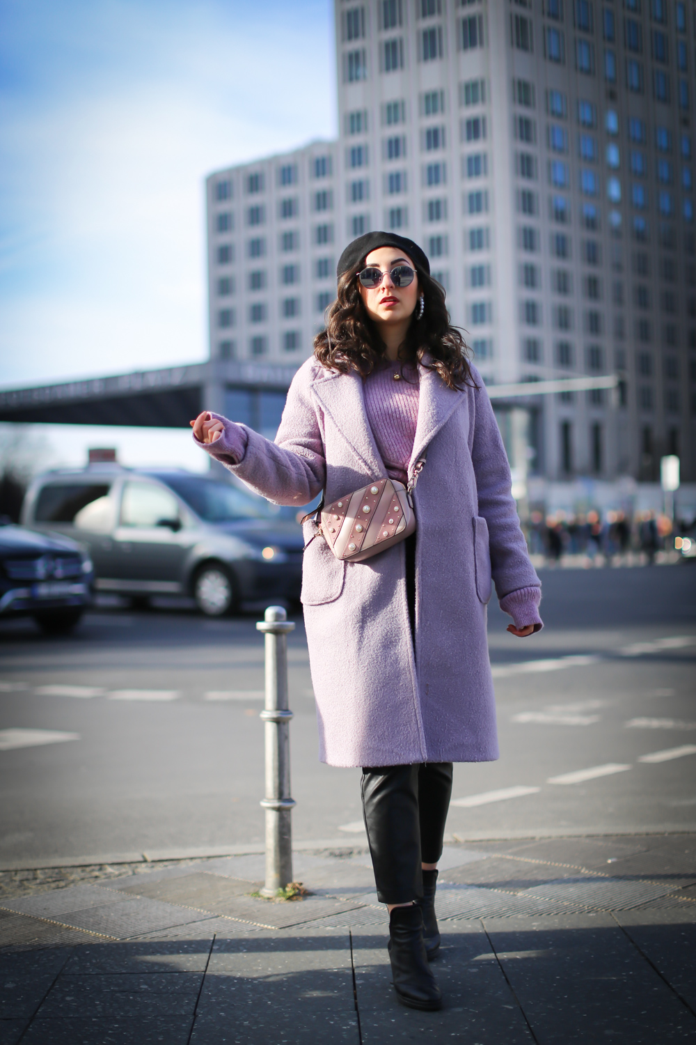 nakd purple coat leather pants winter outfit beret pink sweater weekday blogger winterlook samieze berlin potsdamer platz-7