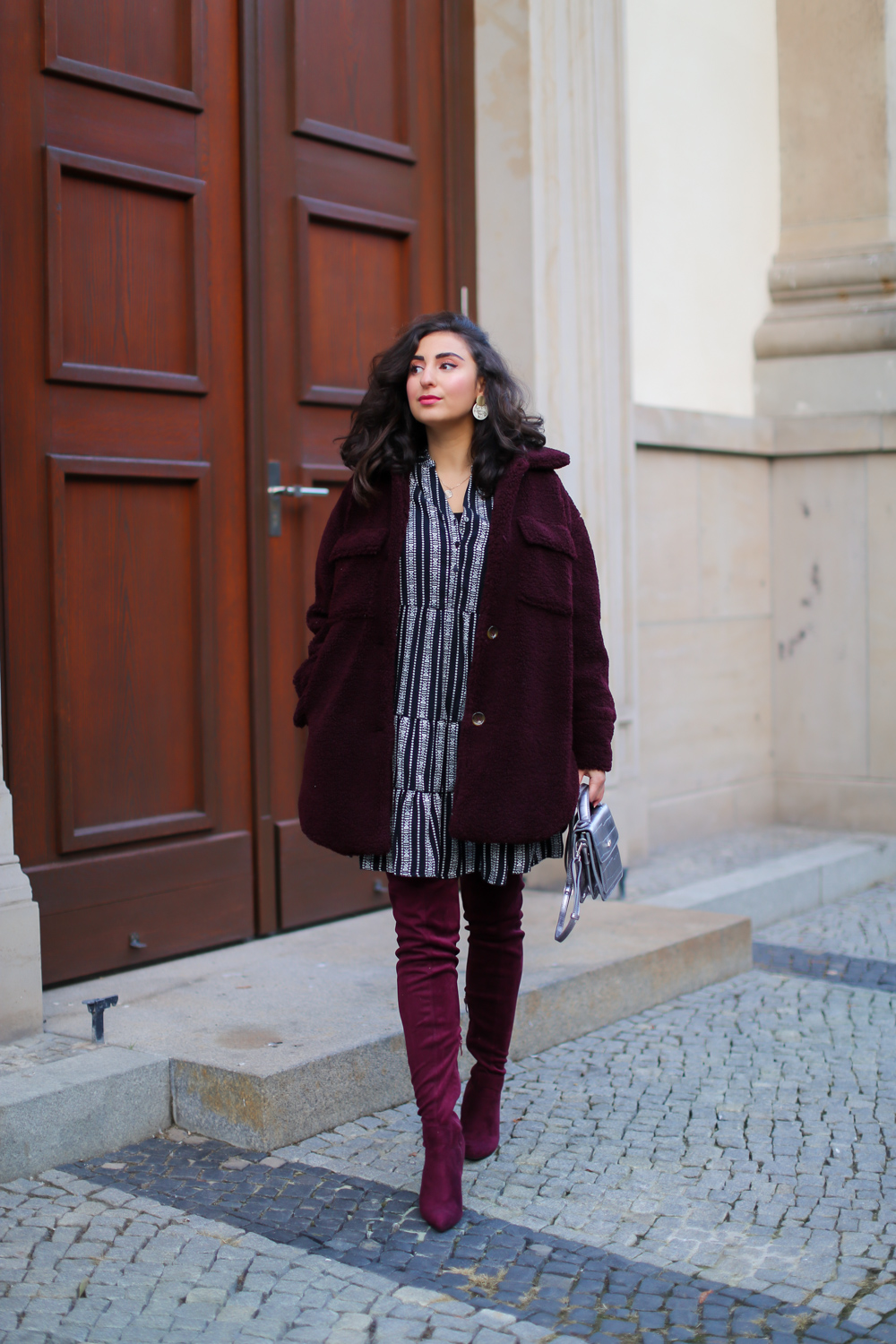 burgundy winter jacket trucker tedddy missguided red overknees winter dress chic samieze fashionblog modeblog berlin-2