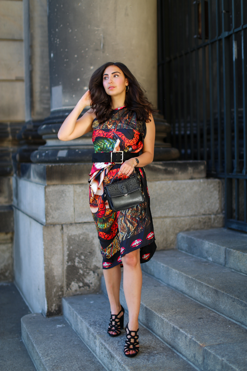 styling a scarf with mocomoco diy wrap dress cropped top pareo outfit summer style 2020 berlin samieze-16