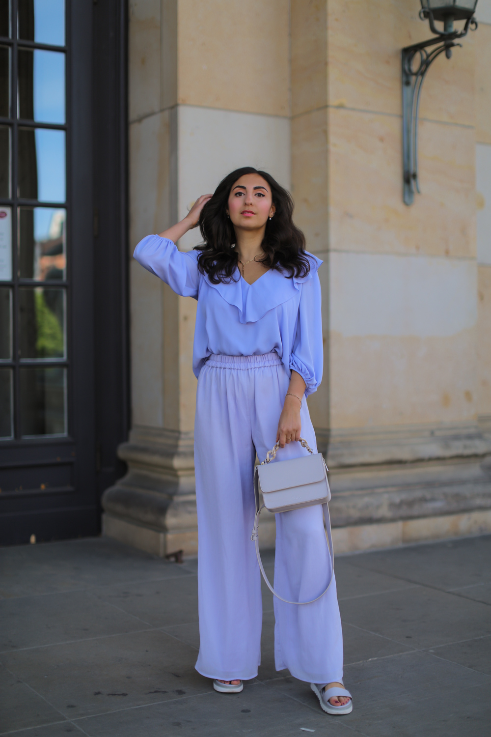all lilac outfit palazzo pants styling lavender cai jewellery schmuck pearly ear cuff summer style 2020 berlin samieze