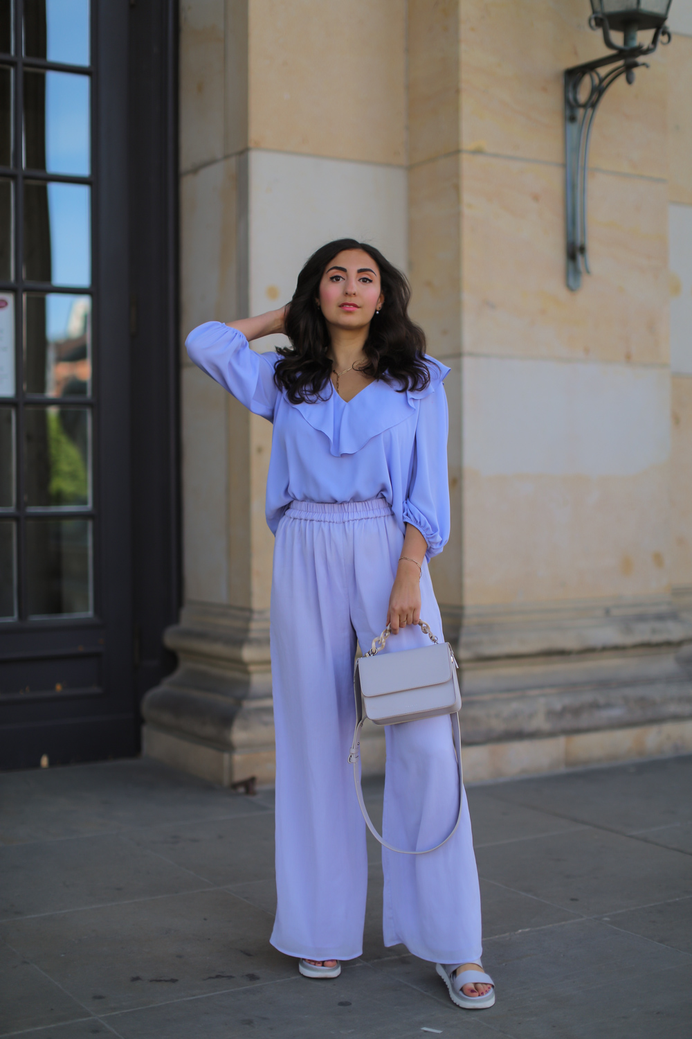 all lilac outfit palazzo pants styling lavender cai jewellery schmuck pearly ear cuff summer style 2020 berlin samieze