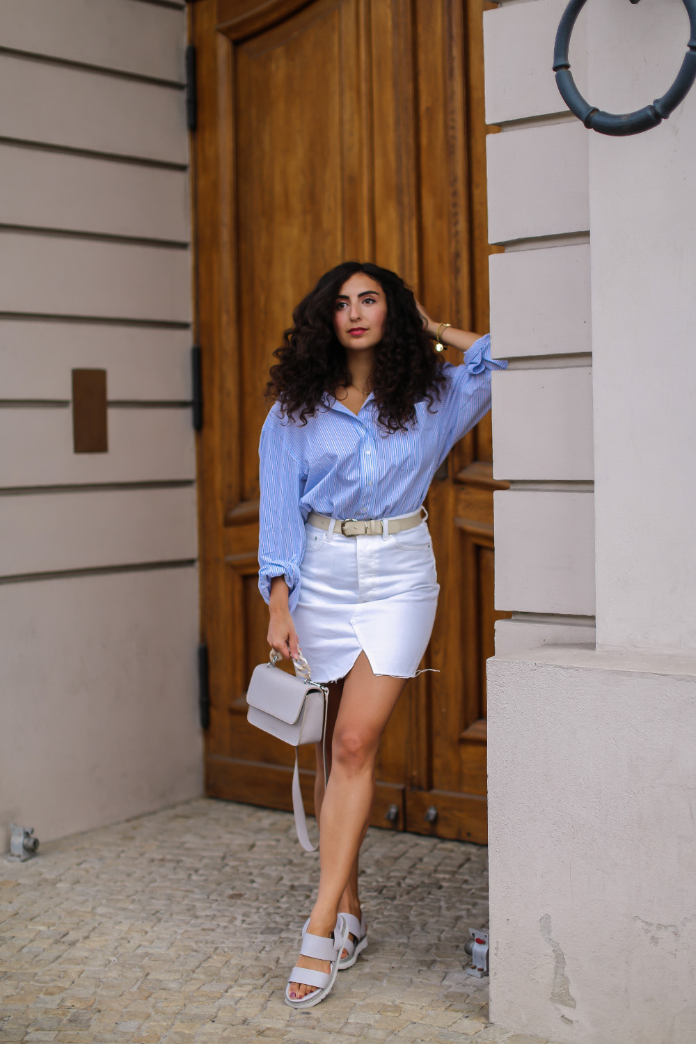 white denim mini skirt oversized blouse elegant transitional look autumns 2021 6