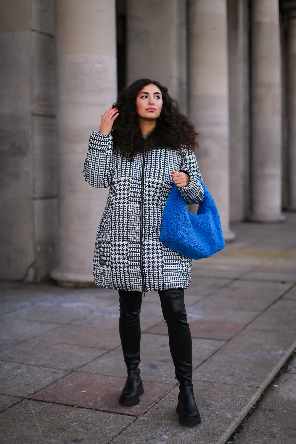 benetton oversized pufferjacket outfit puffercoat look winter blogger 2021 samieze 