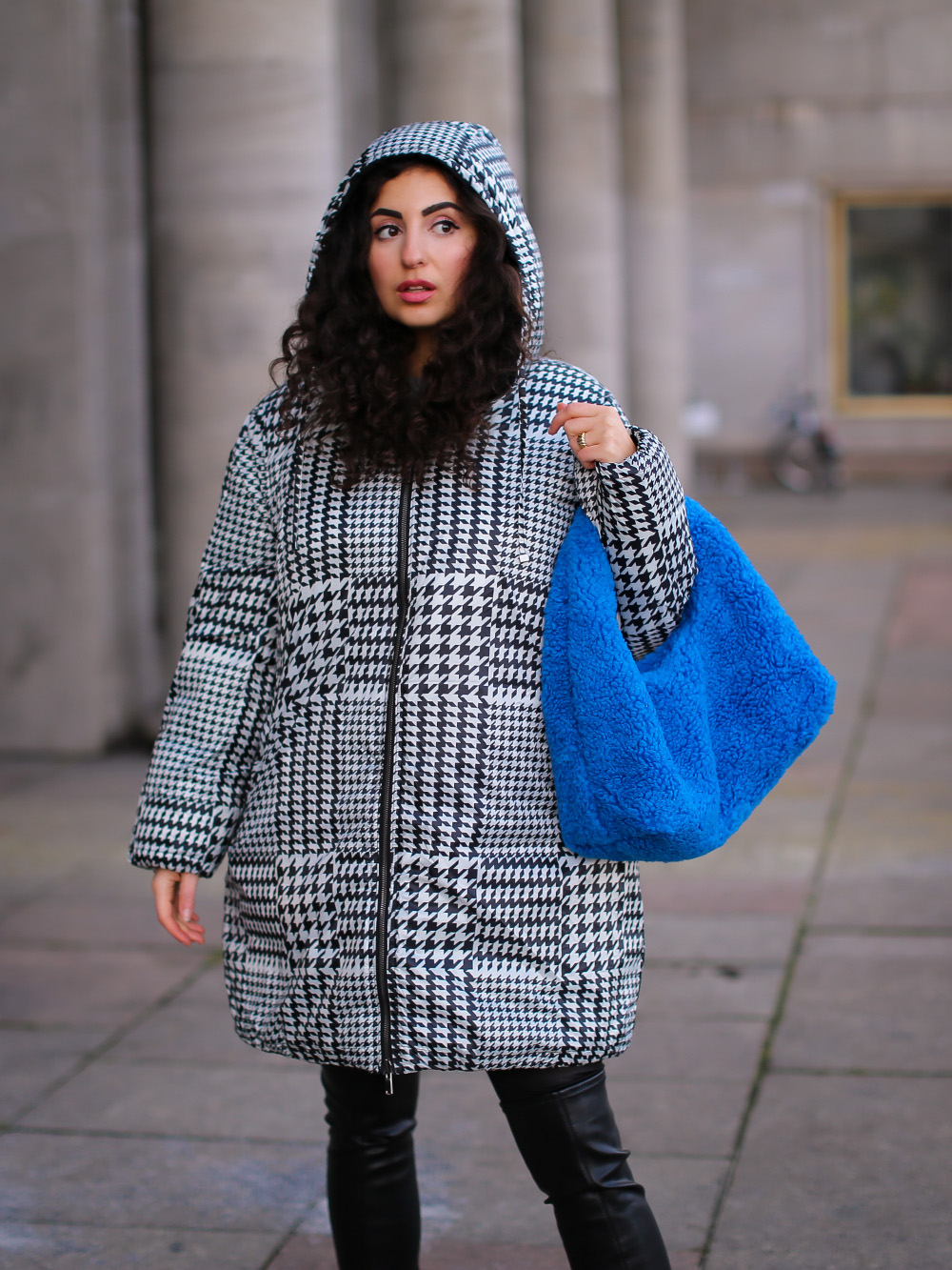 benetton oversized pufferjacket outfit puffercoat look winter blogger 2021 samieze