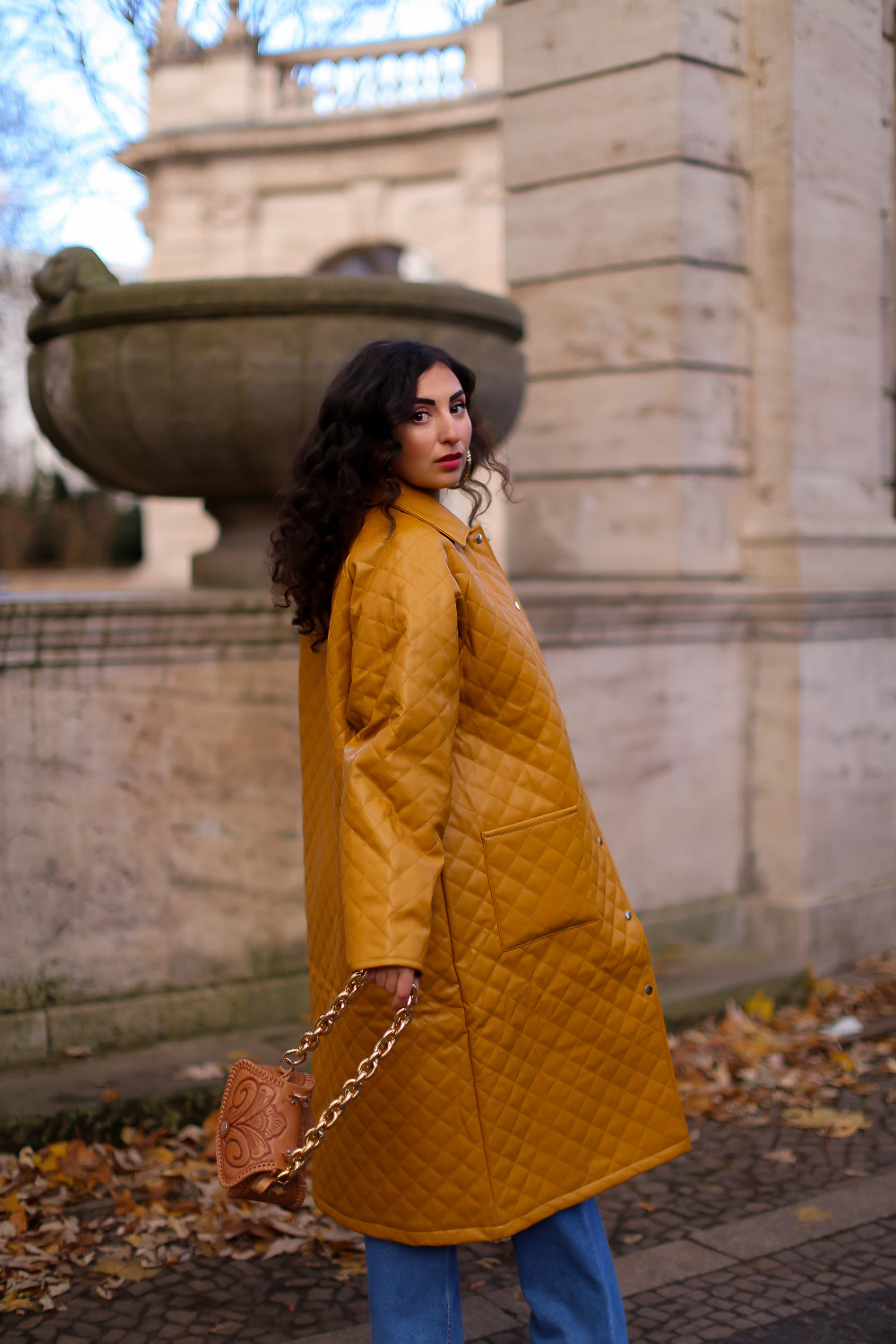 yellow coat spring style retro look samieze berlin frühling gelber mantel